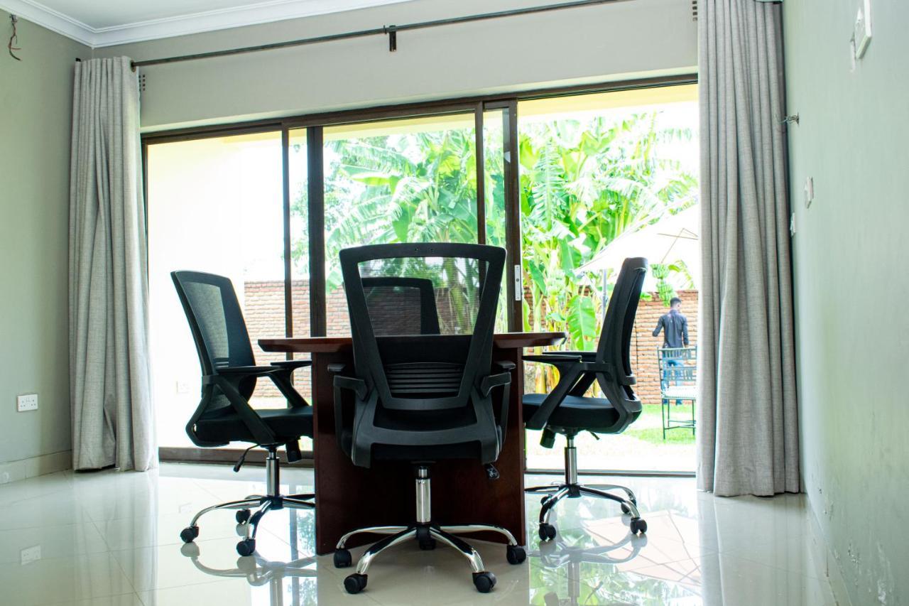 Douglas Lodge & Apartments Lilongwe Exterior foto
